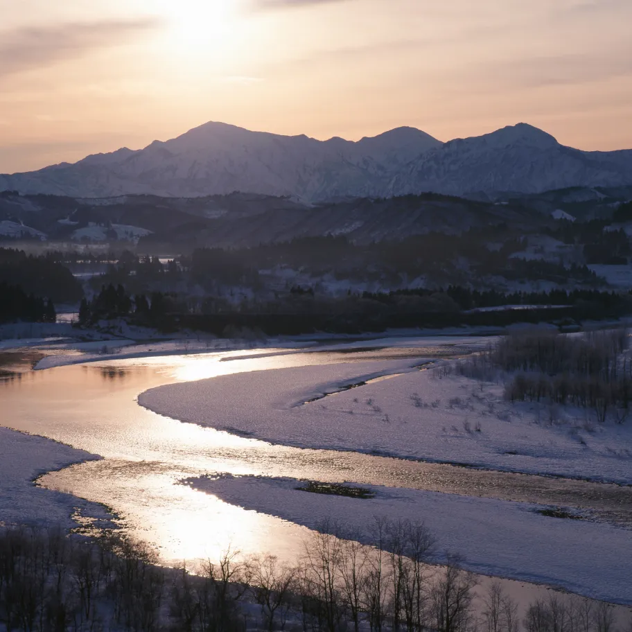 山と川を引いて表示した景色